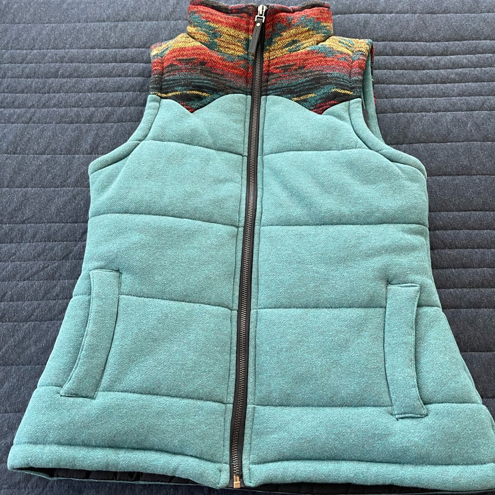 Women’s Vest- Pendleton Round Up Logo